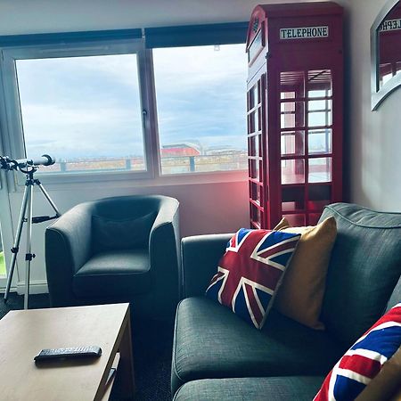 Unique View Of Anfield Stadium - Charming 2 Bedroom Apartment In Liverpool With Parking Exterior foto