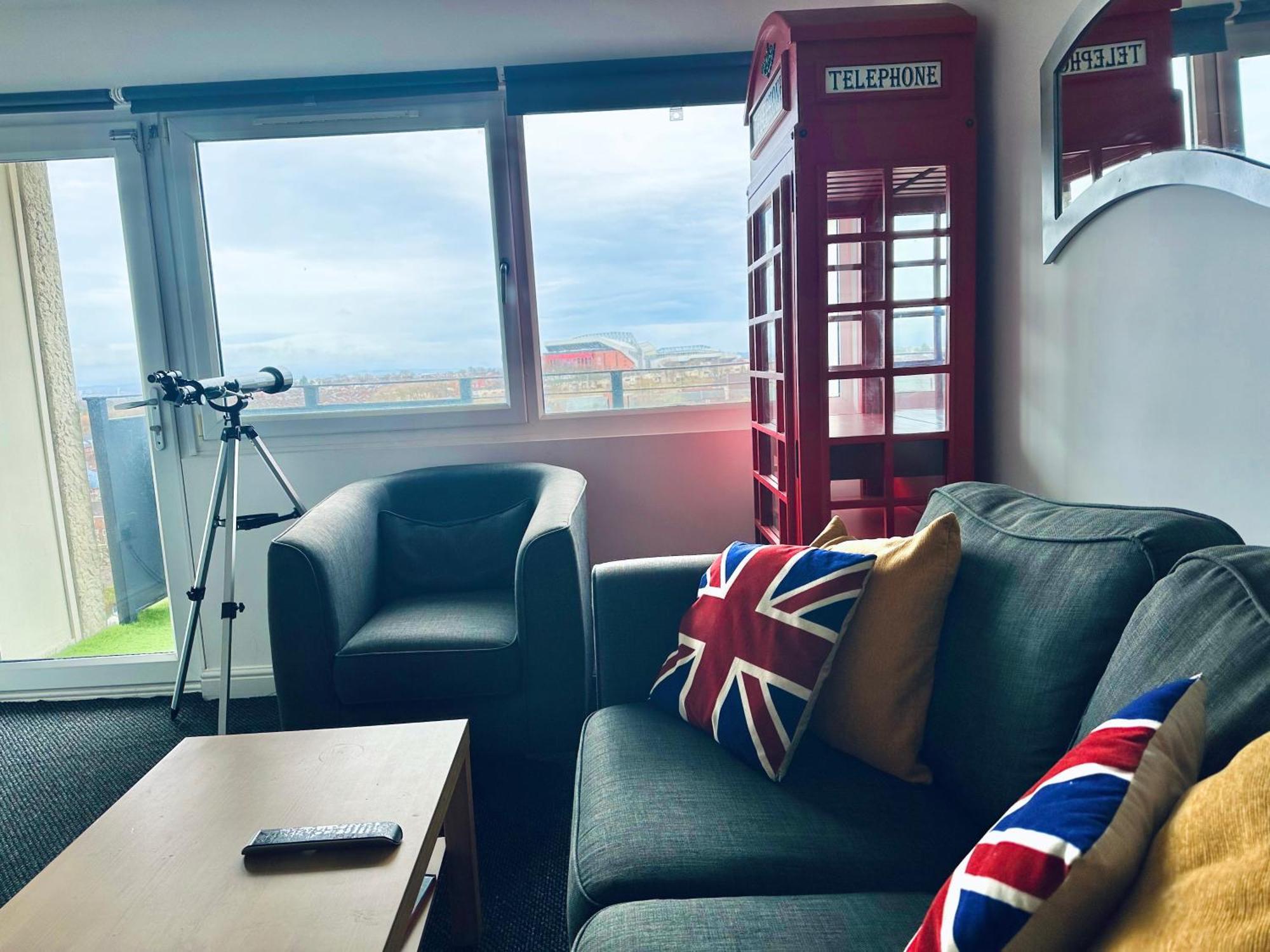 Unique View Of Anfield Stadium - Charming 2 Bedroom Apartment In Liverpool With Parking Exterior foto